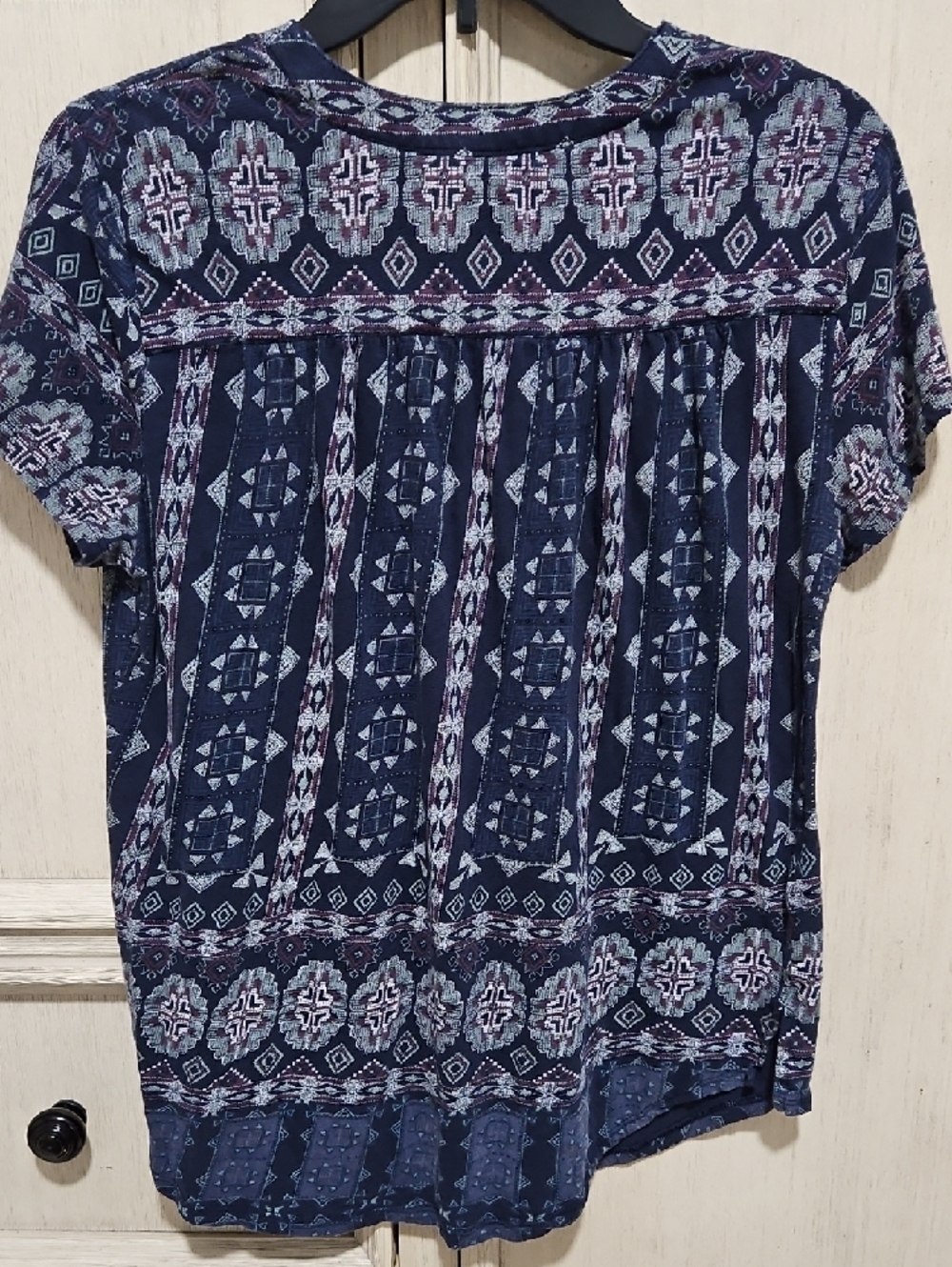 Lucky Brand Navy Geometric V-Neck Blouse - Picture 3 of 4